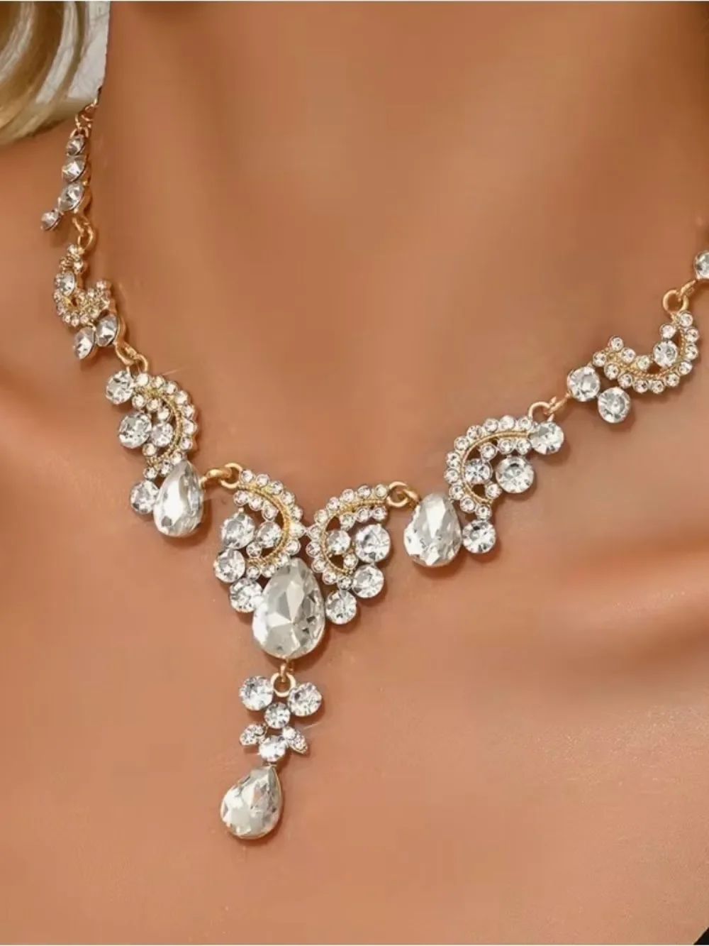 🔹 NEW Crystal Teardrop Stunning Statement Necklace 🔹